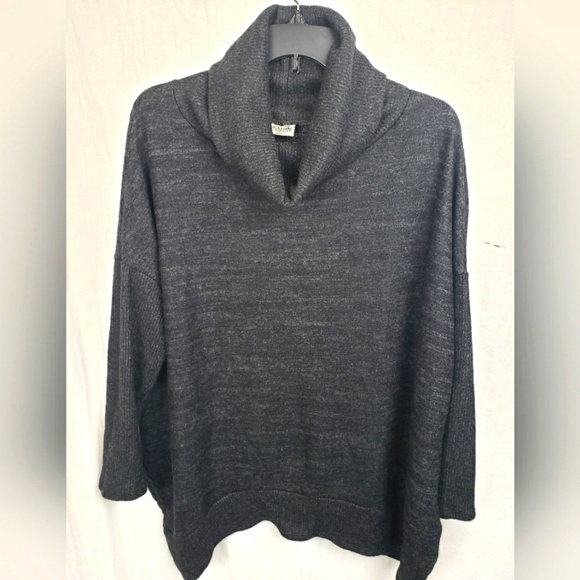 NWT Goldspark Extra Soft Gray Oversized Turtle Neck Sweater Sz M - Picture 1 of 8